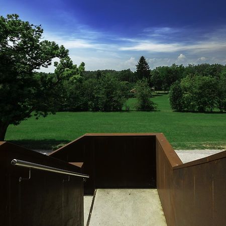 Albergue Cascina Monte Diviso Gallarate Exterior foto