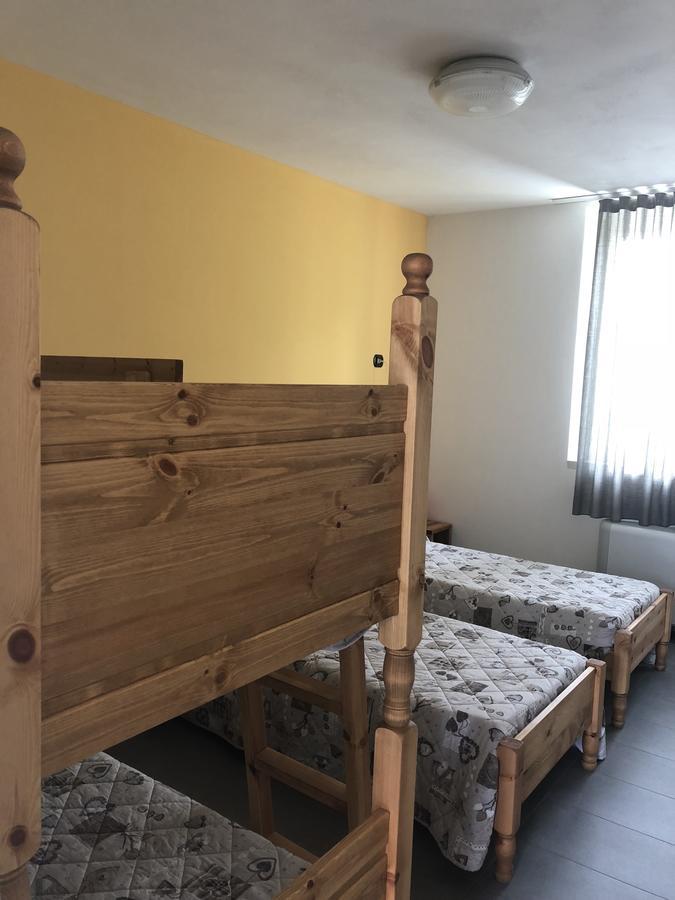 Albergue Cascina Monte Diviso Gallarate Exterior foto